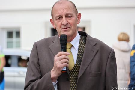 Čebela velikanka potuje po Kamniku (56)